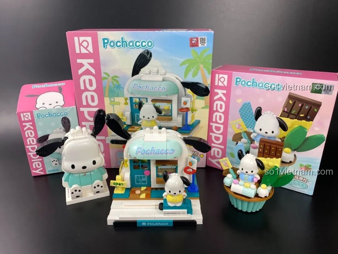 Góc nhìn từ bên trái của mô hình Pochacco KUPPY, thiết kế đối xứng và hài hòa.