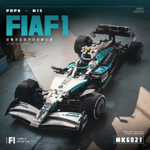 Ảnh chụp chéo bộ lắp ráp Xe Đua F1 Mercedes-Benz W15 POPK MK6021, một kiệt tác kỹ thuật tỉ lệ 1:8 dành cho con trai 14 tuổi.