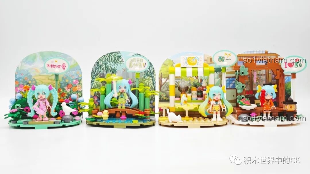 Bộ lắp ghép Hatsune Miku: 4 mô hình Miku đầu tiên của bộ Qman 76011, đại diện cho mùa xuân và mùa hè.