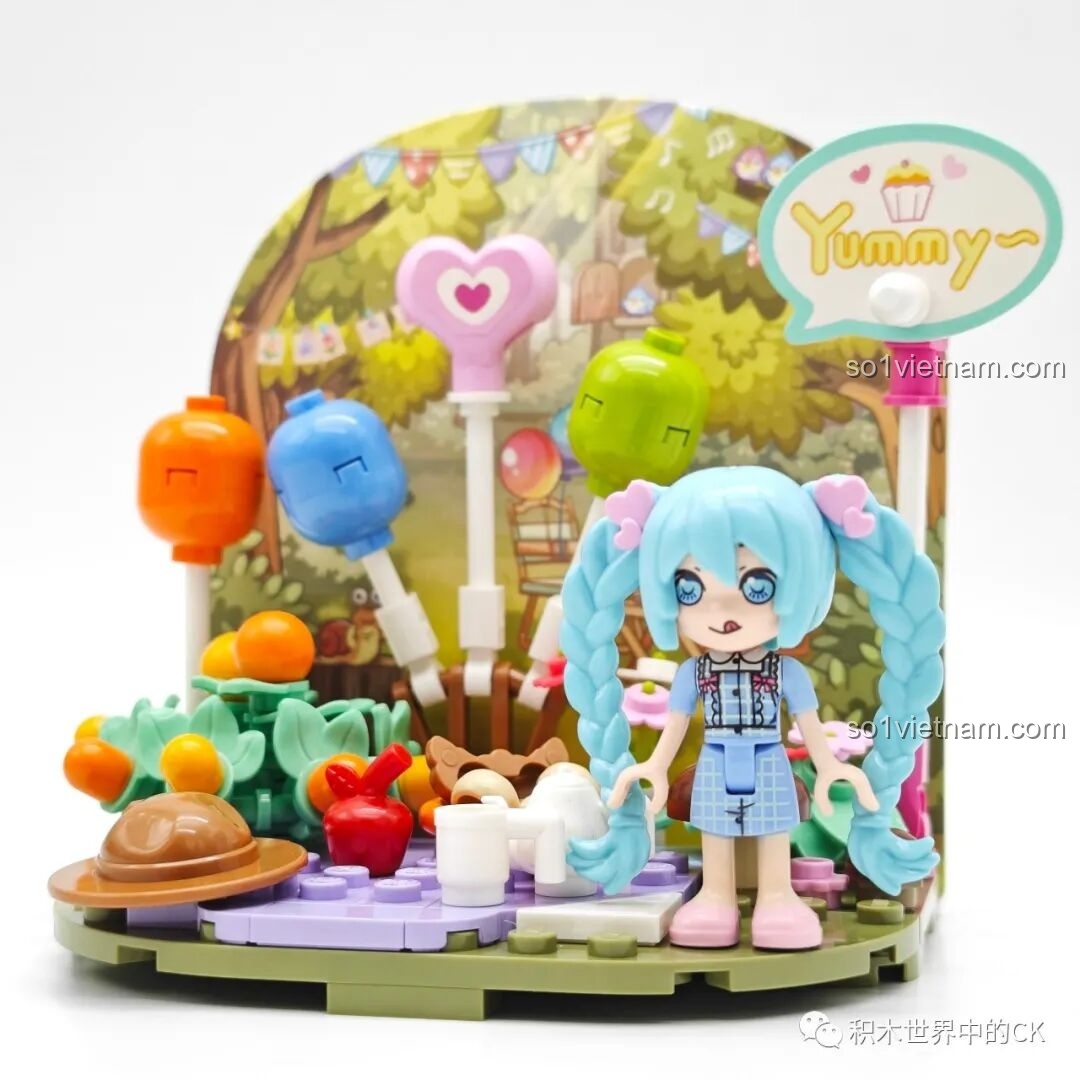 Đánh giá Qman 76011 Hatsune Miku Bốn Mùa: Mô hình Dã Ngoại Mùa Thu hoàn chỉnh, Miku đi dã ngoại giữa rừng cây.