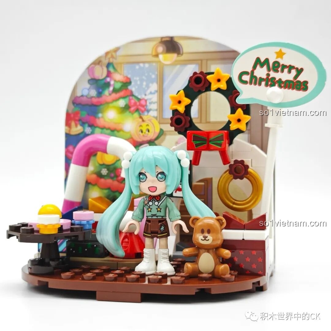 Đánh giá Qman 76011 Hatsune Miku Bốn Mùa: Mô hình Giáng Sinh An Lành hoàn chỉnh, Miku bên cây thông Noel.