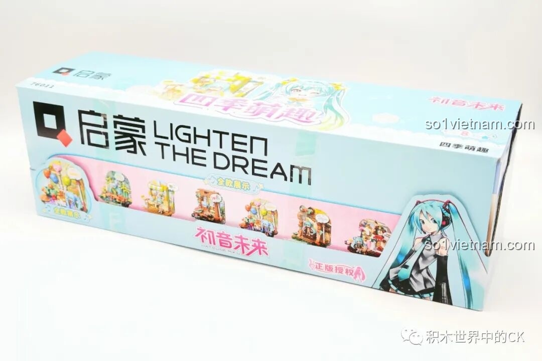 Đánh giá Qman 76011 Hatsune Miku Bốn Mùa: Hộp sản phẩm tổng thể với thiết kế bắt mắt, hình ảnh Miku dễ thương.