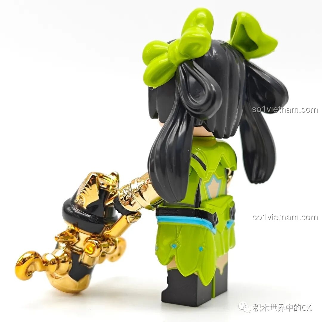 Mặt sau của figure chibi Tôn Thượng Hương Qman 78002, khoe mái tóc đen được tạo hình độc đáo.
