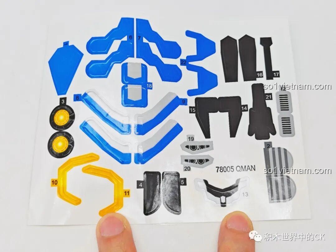 Tấm decal dán đi kèm bộ đồ chơi Figure lắp ráp Triệu Vân, giúp tăng thêm độ chi tiết và vẻ đẹp cho mô hình.