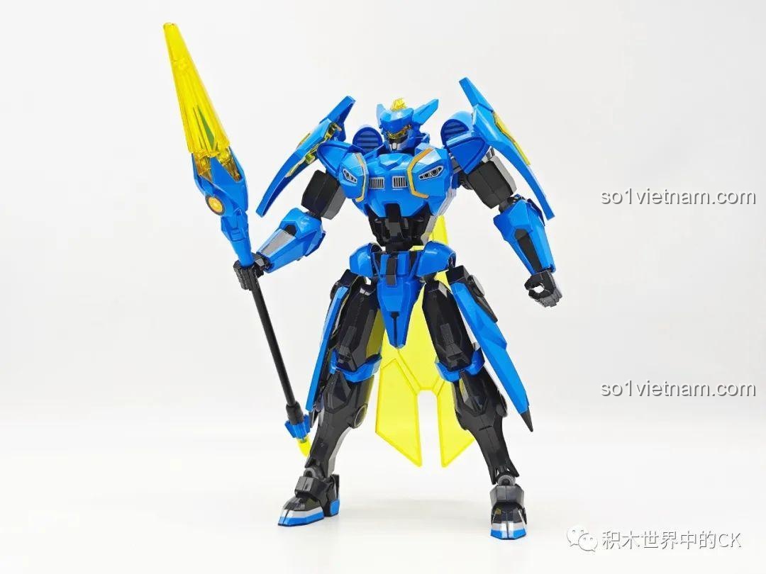 Mô hình Figure lắp ráp Triệu Vân 78005 hoàn thiện, đứng hiên ngang với cây thương năng lượng trên tay.