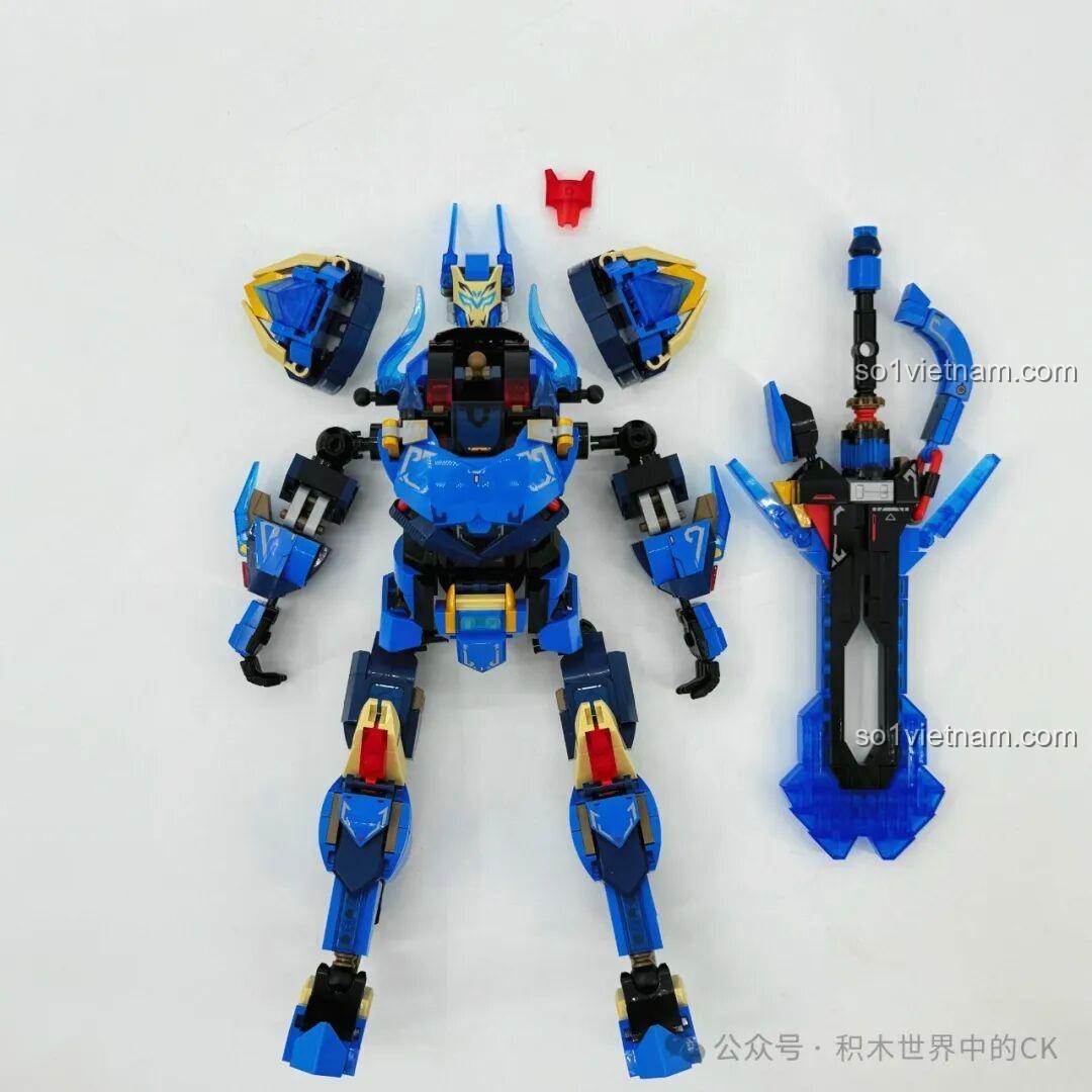 Các bộ phận của robot Ma Lễ Thanh SEMBO 106005 sau khi lắp ráp xong, chuẩn bị ghép lại thành mô hình hoàn chỉnh.