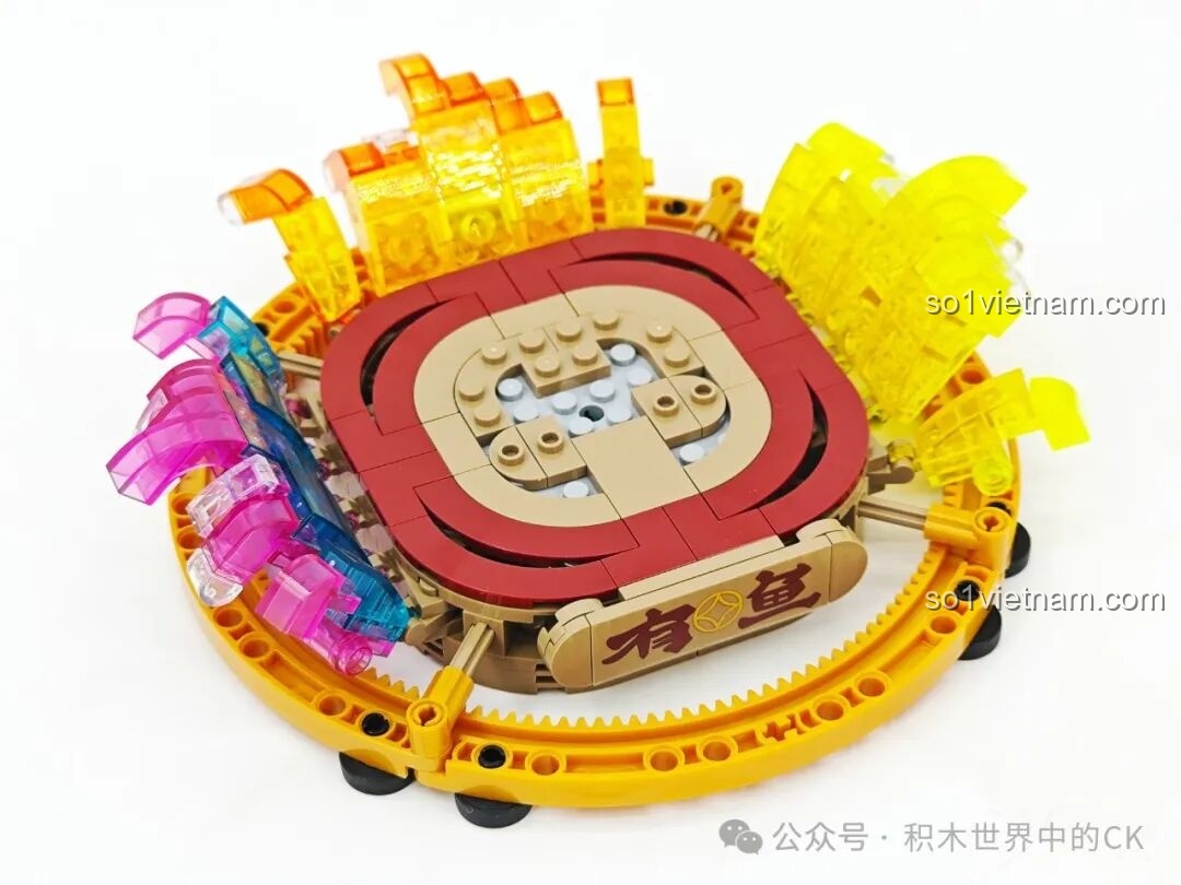 Giai đoạn giữa của quá trình lắp ráp bộ TOP TOY TC1830