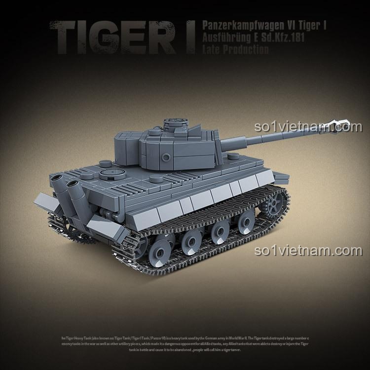 Góc nhìn từ phía sau của bộ lắp ghép Xe tăng Tiger I, cho thấy chi tiết ống xả và phần đuôi xe. Sản phẩm chất lượng cao của Quan Guan.