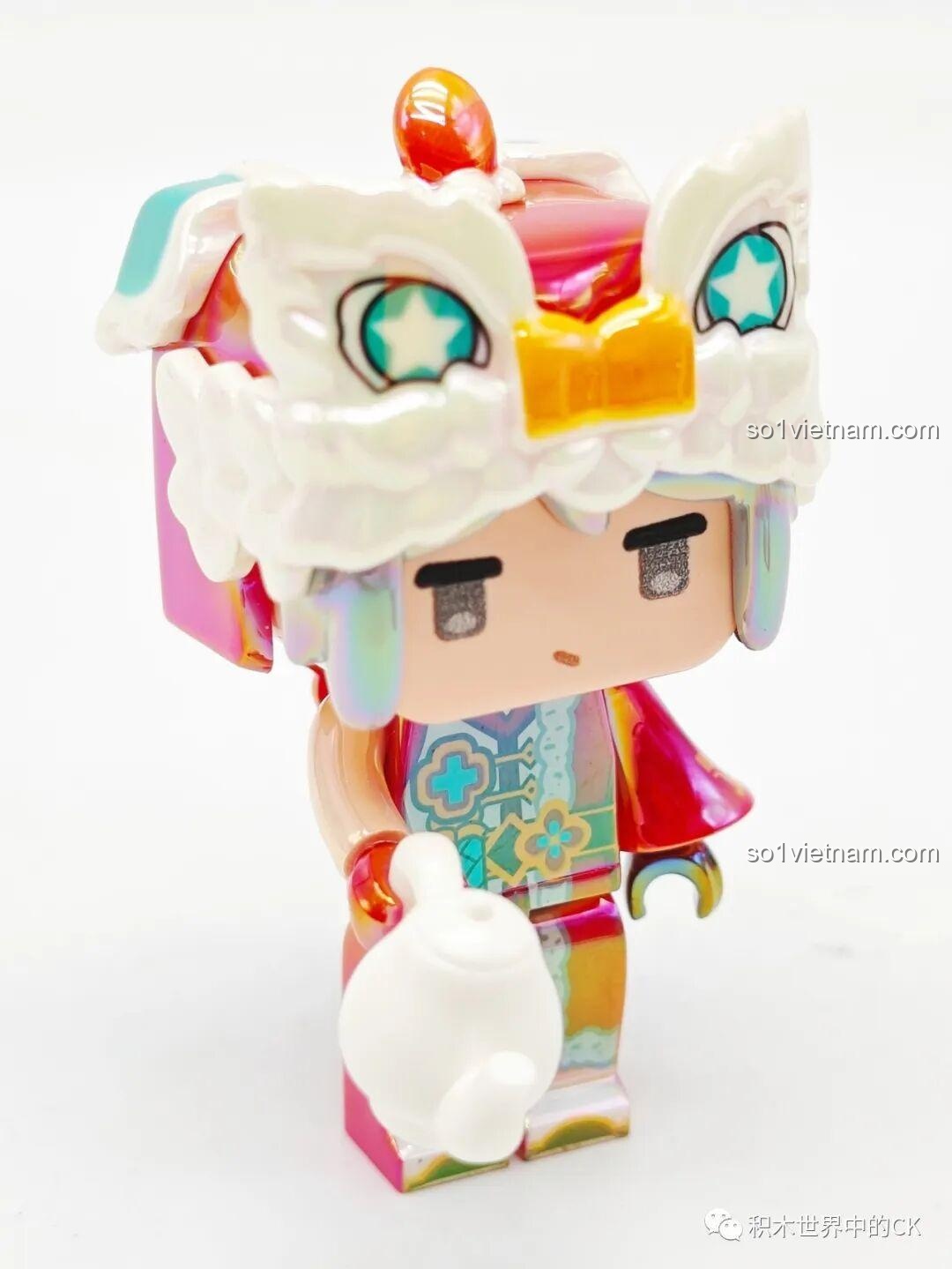 Nhân vật Mini World màu hồng với mũ nơ và hộp trưng bày lễ hội 72036