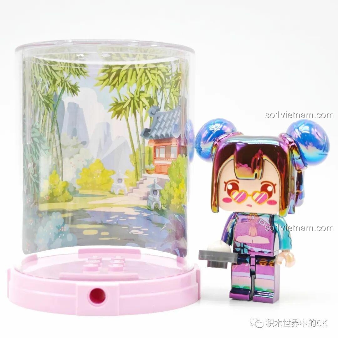 Nhân vật Mini World màu vàng với vương miện và hộp trưng bày lễ hội 72036