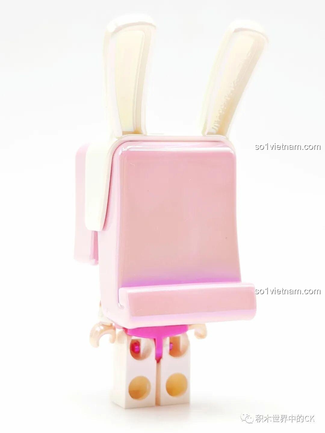 Nhân vật Mini World màu vàng với vương miện và hộp trưng bày 72036