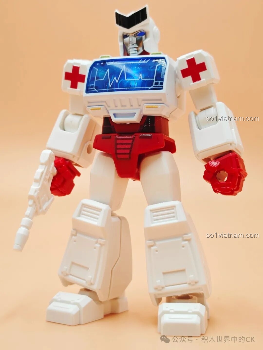 Ratchet phiên bản Shining Version với vũ khí và phụ kiện đi kèm