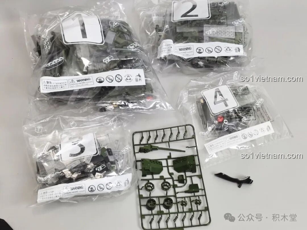 Các túi chi tiết được đánh số rõ ràng và khuôn đúc của bộ lắp ráp 12GO 96008 ZBL-19, sẵn sàng cho quá trình lắp ráp.