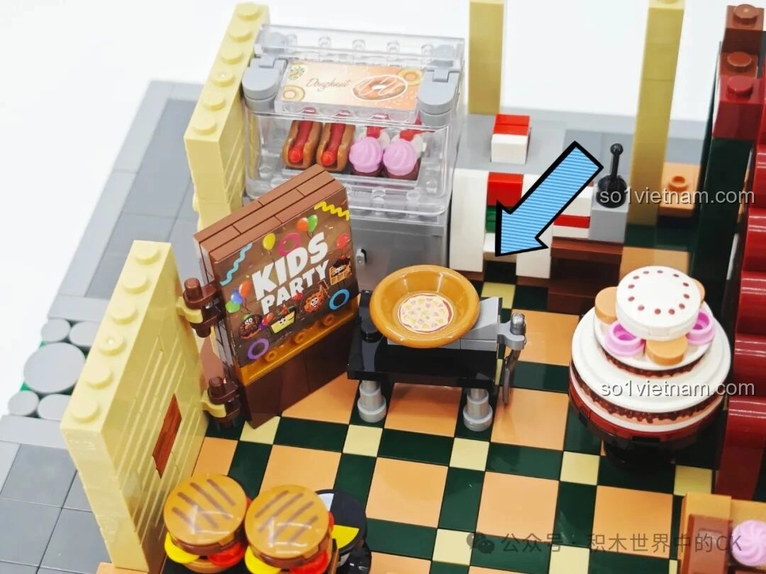 Chi tiết bánh kem và các món ăn mini trong BAKA 33202 Xưởng Bánh Donut, siêu đáng yêu và chân thực.