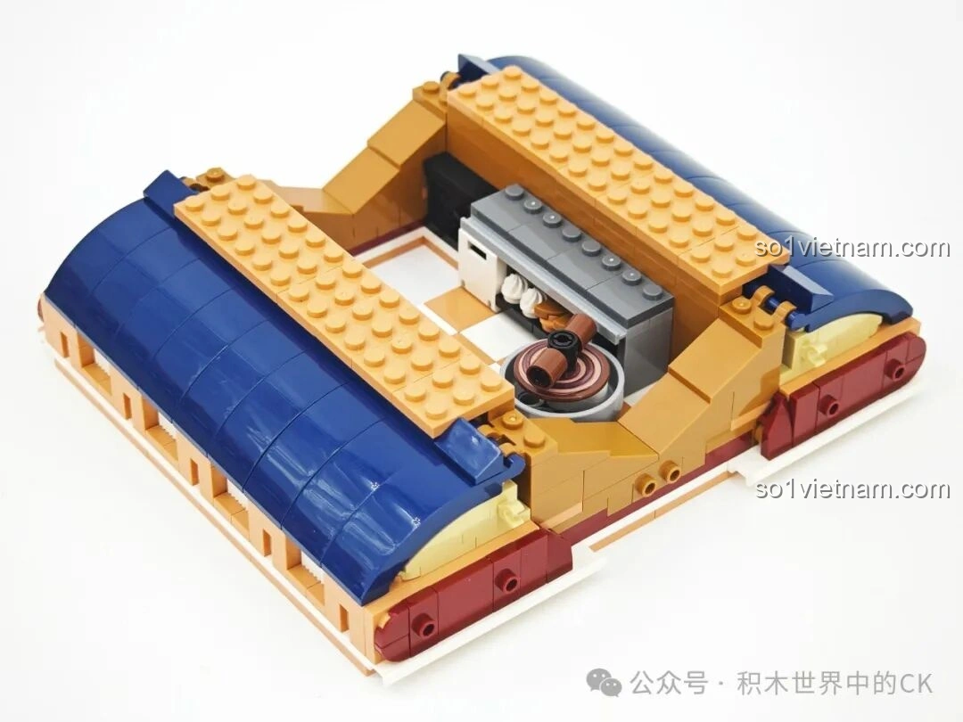 Phần mái vòm hình bánh donut khổng lồ của BAKA 33202 Xưởng Bánh Donut, điểm nhấn độc đáo của mô hình.