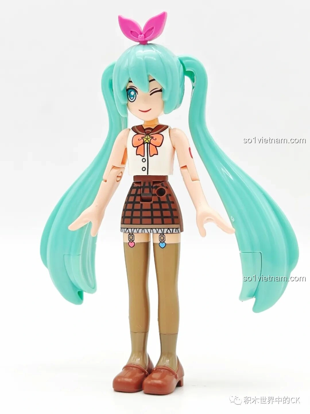 Búp bê Hatsune Miku với khớp nối linh hoạt, trang phục thường ngày trong bộ 76013.