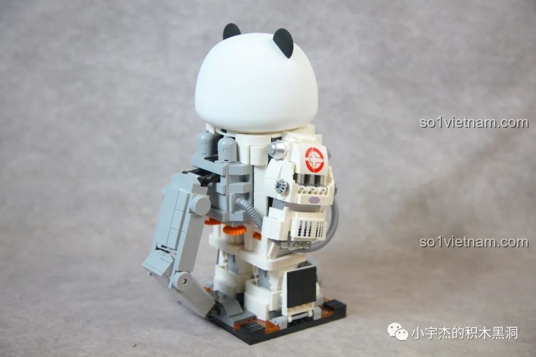 So sánh Gấu Trúc Phi Hành Gia với Astro Boy