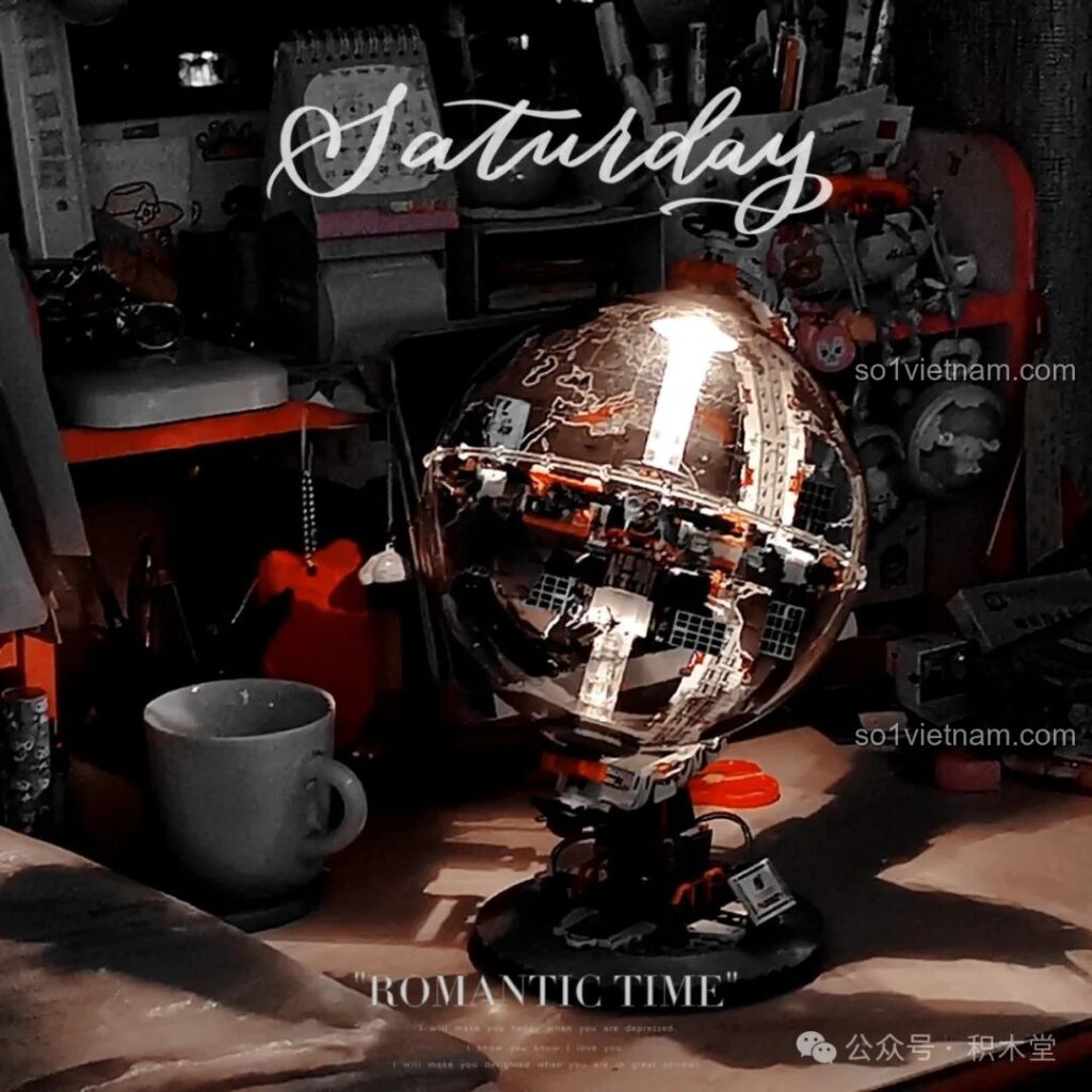 Mô hình Địa cầu Bình Minh JAKI CK003 đã hoàn thiện, lung linh với ánh sáng ấm áp trên bàn học, tạo không gian lãng mạn. Trải nghiệm JAKI CK003 Địa cầu 3D.