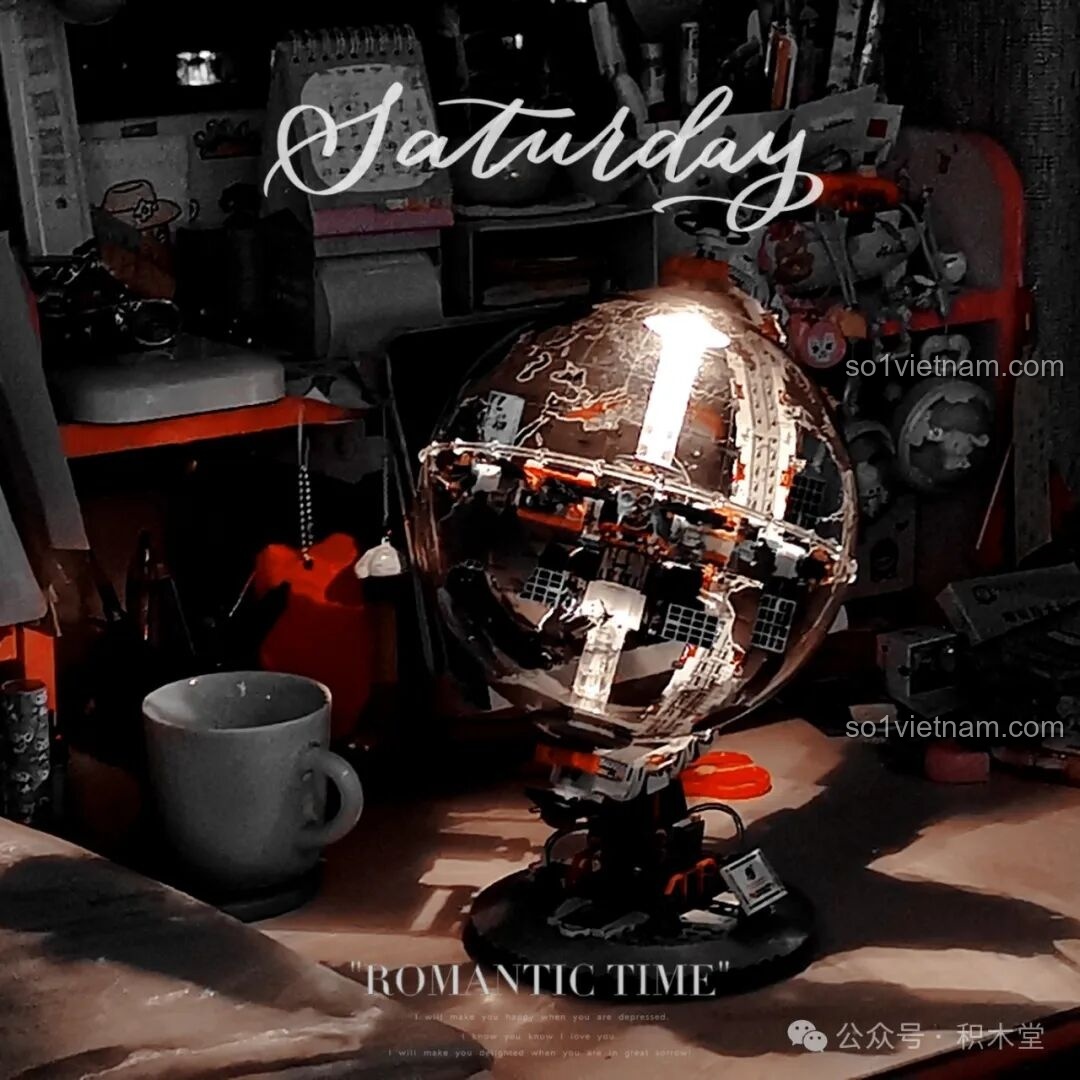 Mô hình Địa cầu Bình Minh JAKI CK003 đã hoàn thiện, lung linh với ánh sáng ấm áp trên bàn học, tạo không gian lãng mạn. Trải nghiệm JAKI CK003 Địa cầu 3D.