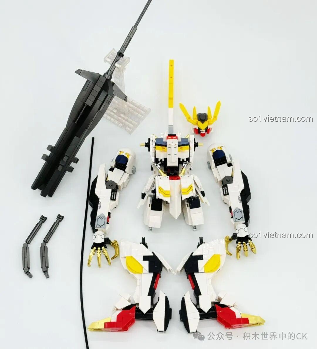 Các bộ phận chính của JIESTAR 58196 Mô hình Gundam Barbatos Lupus Rex sau khi lắp ráp riêng lẻ, sẵn sàng ghép nối.
