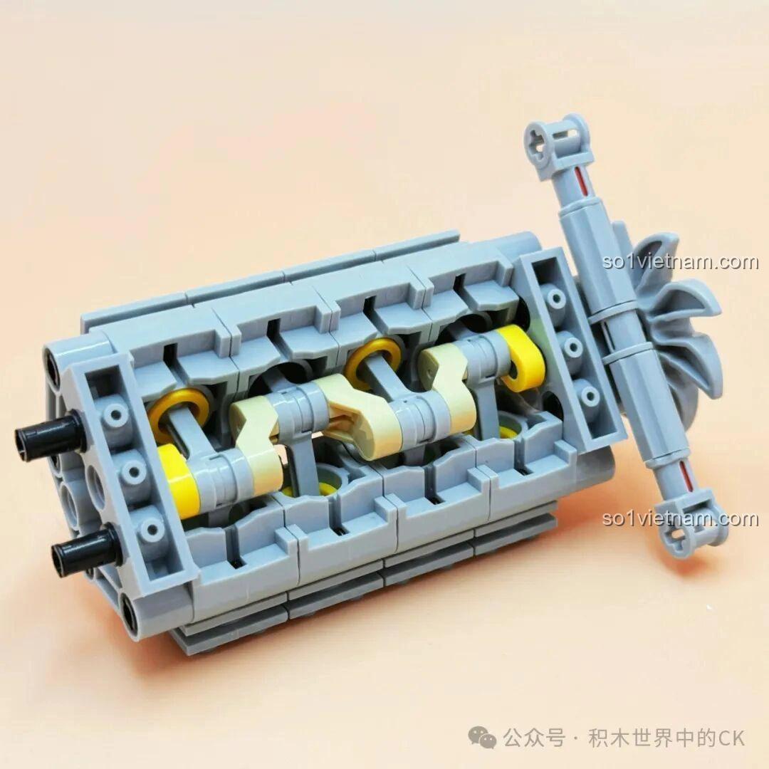 Cận cảnh động cơ V8 của Jie Star JJ9070 Xe Đầu Kéo Scania, cho thấy cấu trúc bên trong và các chi tiết cơ khí.