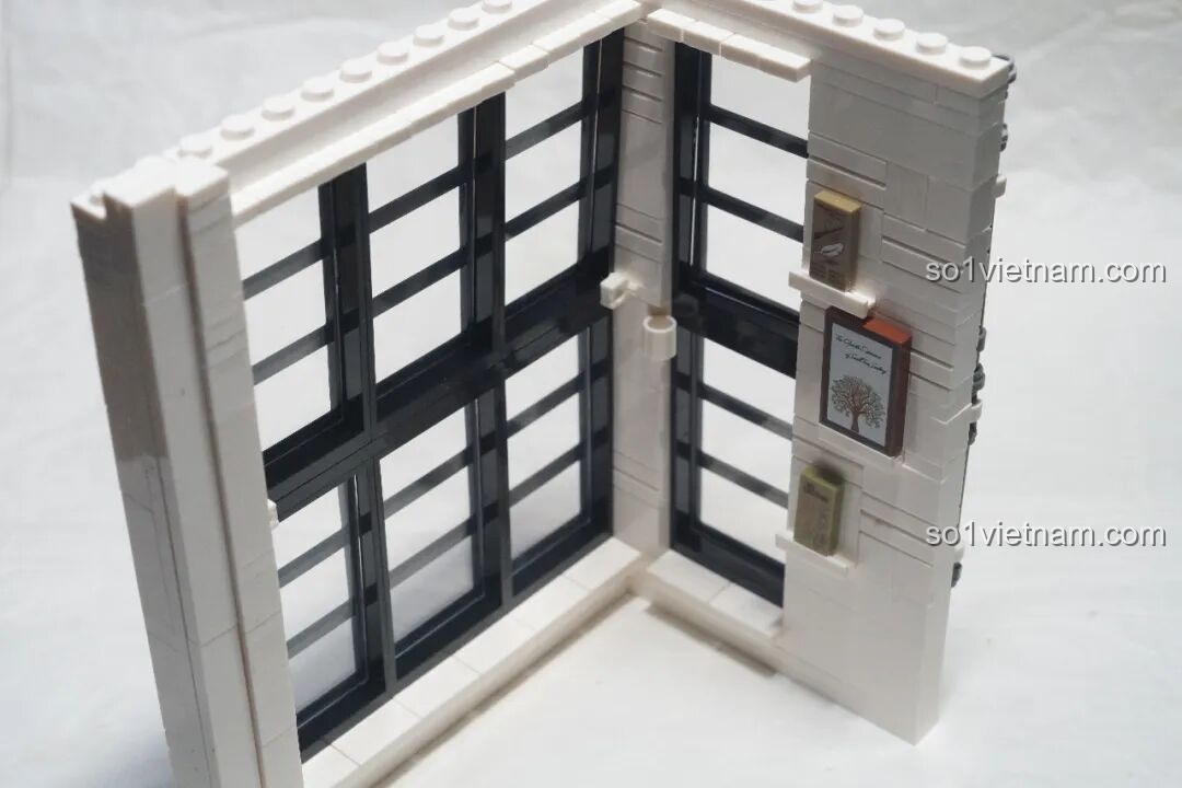 Cận cảnh mô hình JIESTAR 89130 Tiệm Sách Ngược đã hoàn thiện với đèn sáng