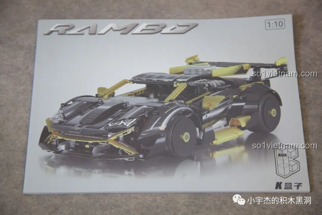 Sách hướng dẫn lắp ráp K Box 10600 Lamborghini Huracán STO với hình ảnh mô hình hoàn chỉnh trên bìa.