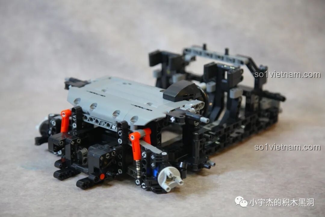 Khung gầm và hệ thống treo ban đầu của K Box 10600 Lamborghini Huracán STO Đen Vàng đang dần hình thành.