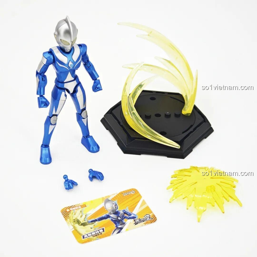Cosmos Ultraman (Dạng Thần Mặt Trăng) từ bộ lắp ghép Ultraman ZERO Vô Hạn Bản: Đợt 2 Keeppley 75172 nhìn từ cạnh bên, thể hiện độ mỏng và các đường nét cơ thể.