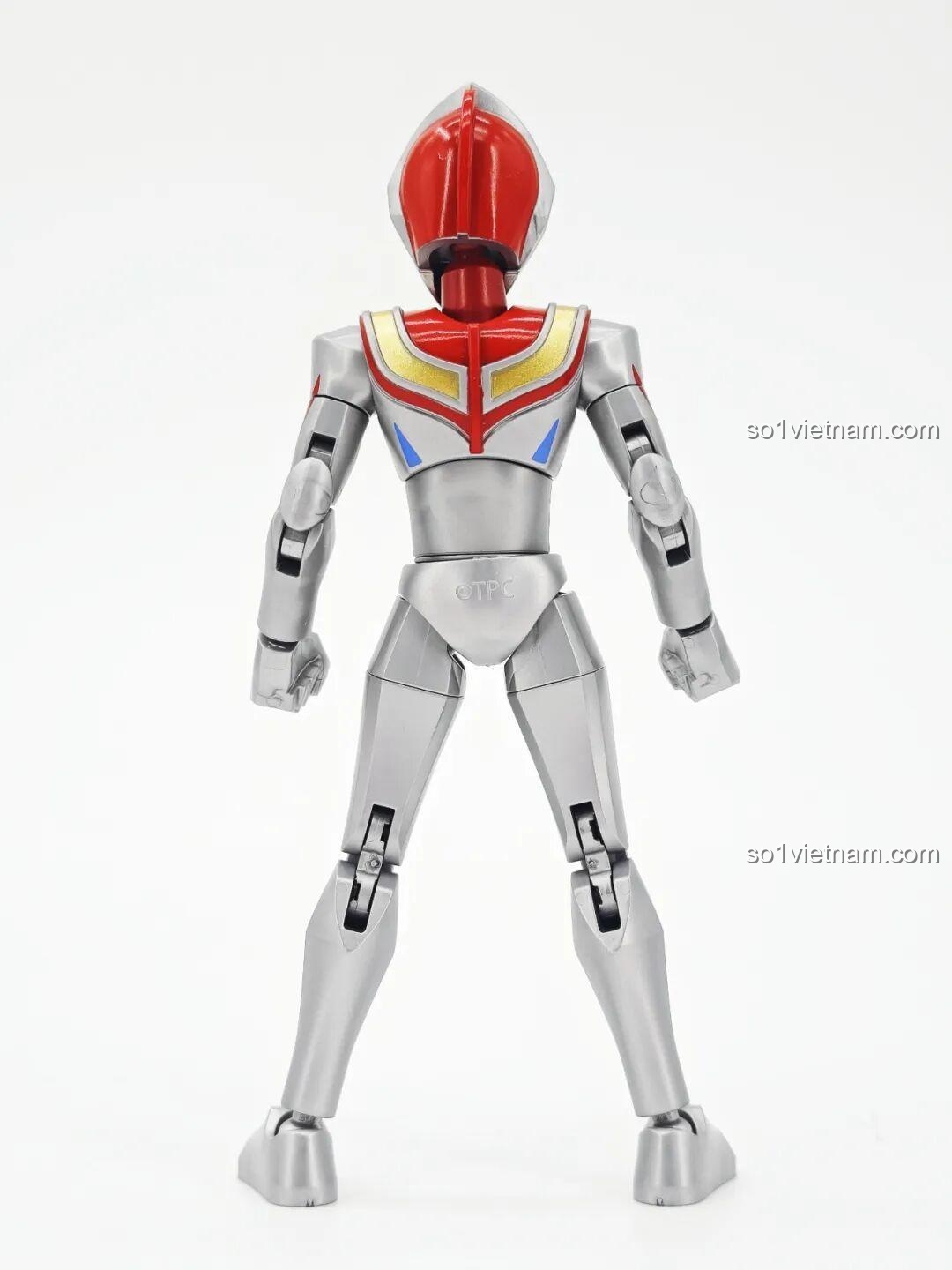 Dyna Ultraman (Dạng Sáng Chói) từ bộ lắp ghép Ultraman ZERO Vô Hạn Bản: Đợt 2 Keeppley 75172 nhìn từ cạnh bên, thể hiện độ mỏng và các đường nét cơ thể.