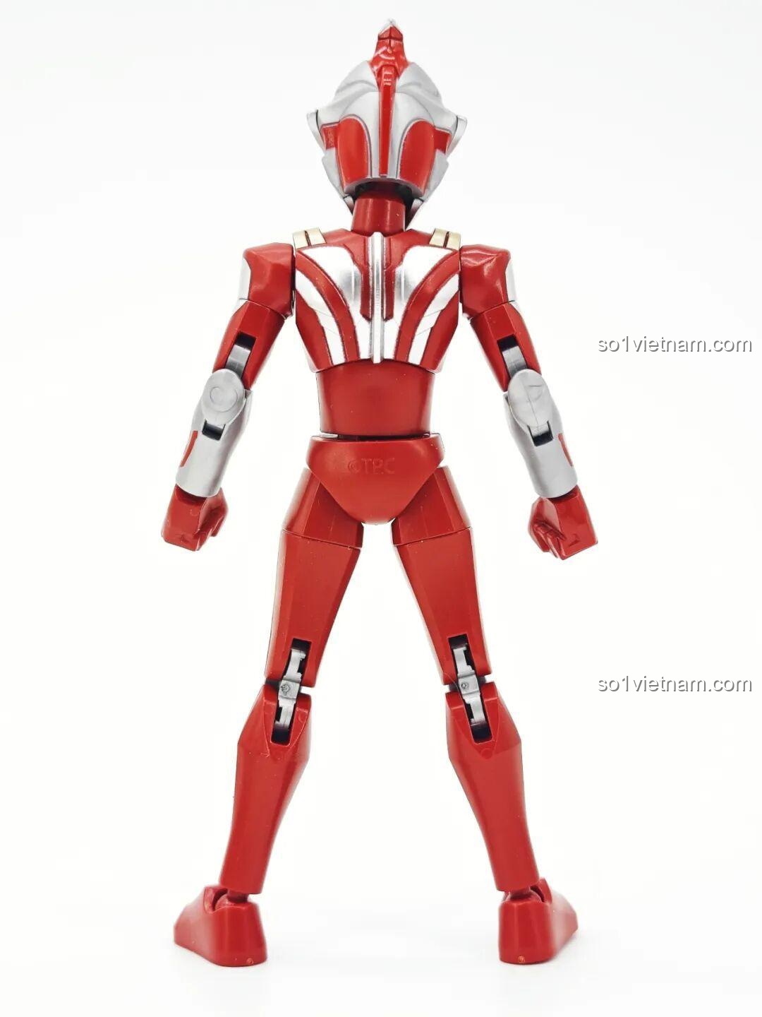 Etelgar từ bộ lắp ghép Ultraman ZERO Vô Hạn Bản: Đợt 2 Keeppley 75172, thể hiện sự linh hoạt của khớp nối và các chi tiết giáp công phu.