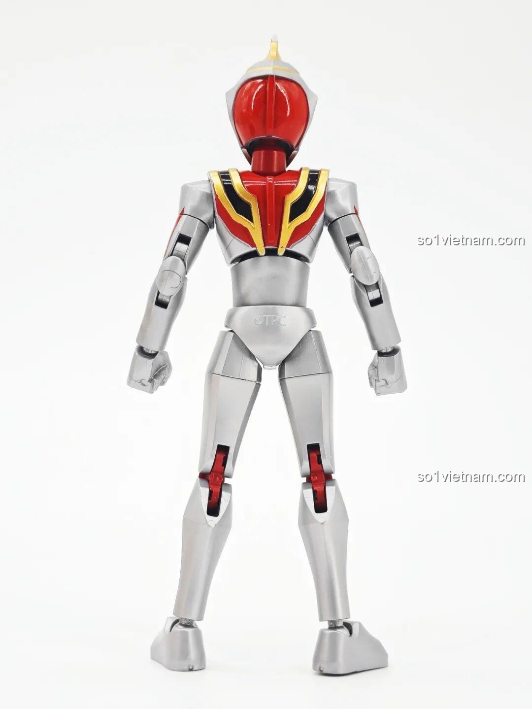 Mặt lưng của Gaia Ultraman V2 trong bộ lắp ghép Ultraman ZERO Vô Hạn Bản: Đợt 2 Keeppley 75172, cho thấy các khớp nối và chi tiết phía sau.