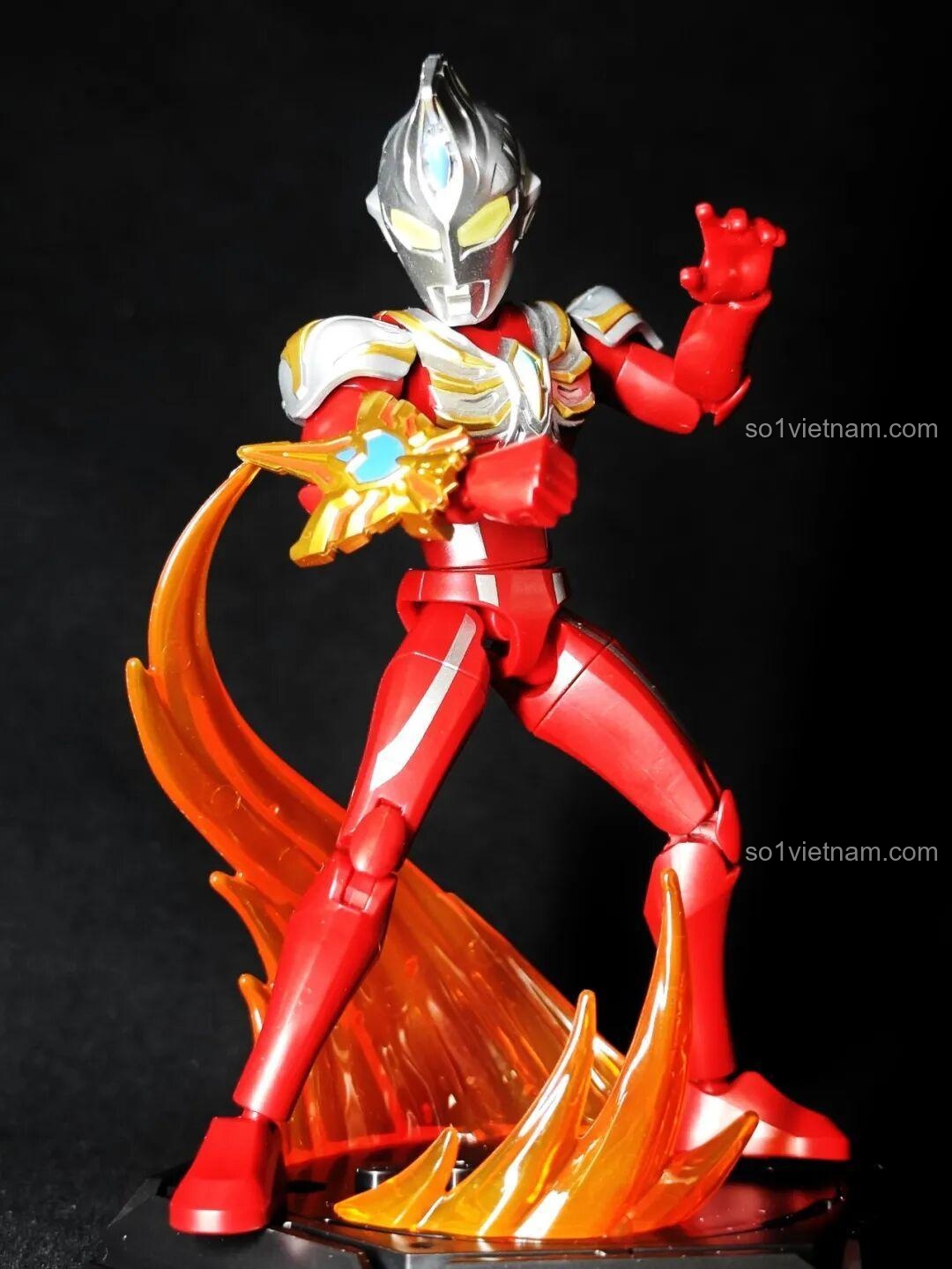 Max Ultraman từ bộ lắp ghép Ultraman ZERO Vô Hạn Bản: Đợt 2 Keeppley 75172 nhìn trực diện, thể hiện các chi tiết giáp và màu sắc.