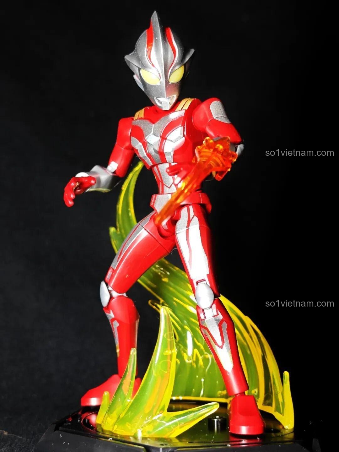 Mặt lưng của Mebius Ultraman trong bộ lắp ghép Ultraman ZERO Vô Hạn Bản: Đợt 2 Keeppley 75172, cho thấy các khớp nối và chi tiết phía sau.