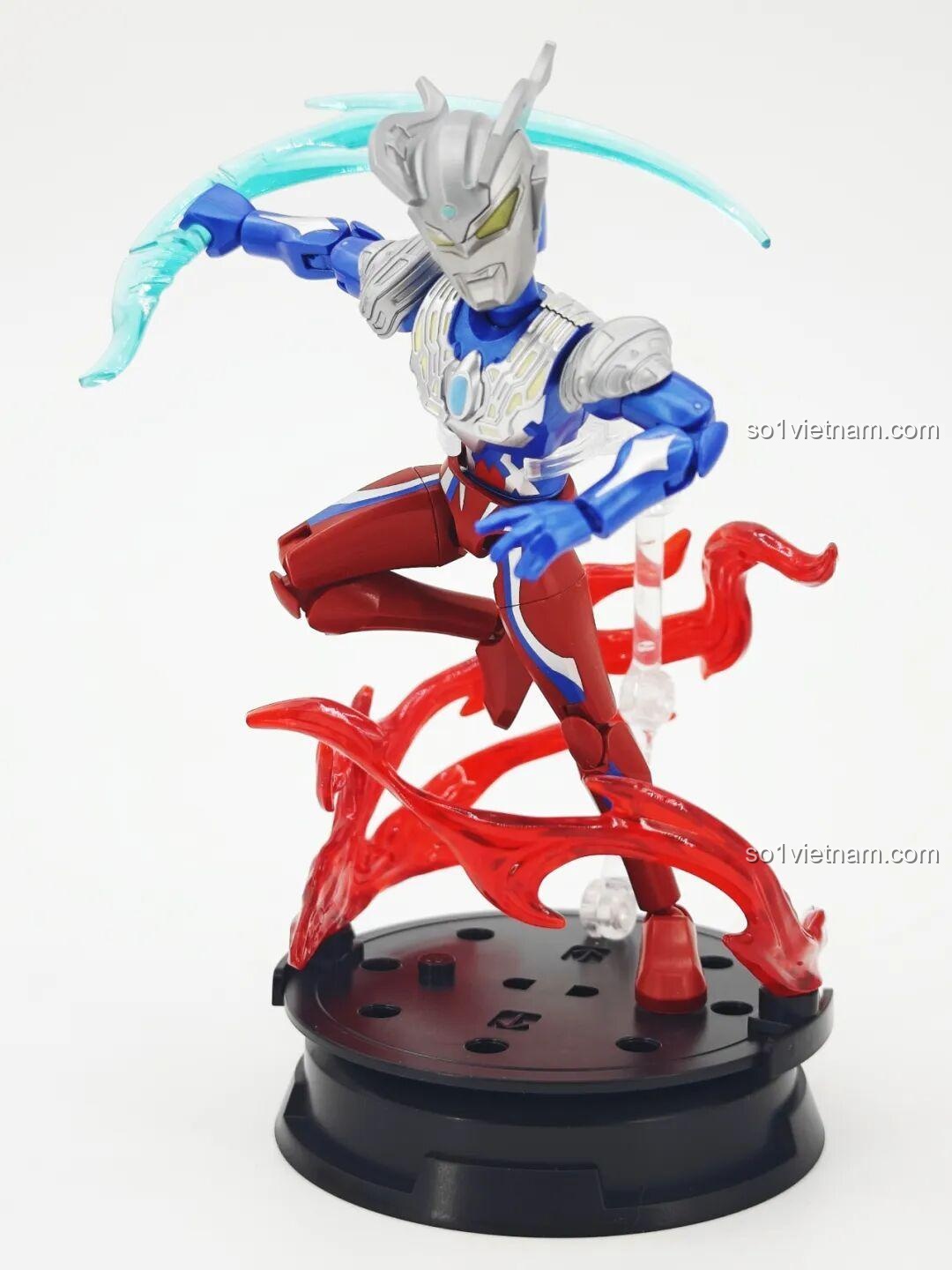 Mebius Ultraman từ bộ lắp ghép Ultraman ZERO Vô Hạn Bản: Đợt 2 Keeppley 75172 nhìn trực diện, thể hiện các chi tiết giáp và màu sắc.