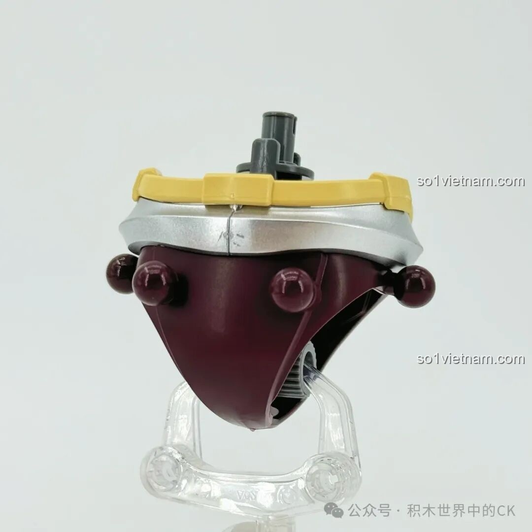 Mặt sau của phần hông mô hình Keeppley 78034 Robot Mã Siêu Người Sống Sót, cho thấy cấu trúc khớp nối và chi tiết giáp, đảm bảo sự ổn định và khả năng tạo dáng.