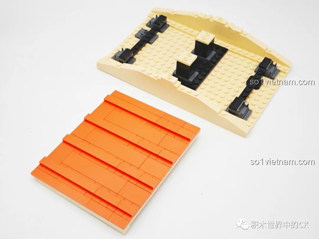 Lắp ráp phần mái nhà đầu tiên của bộ lắp ghép Keeppley K20422 Ngôi nhà của Nobi Nobita.