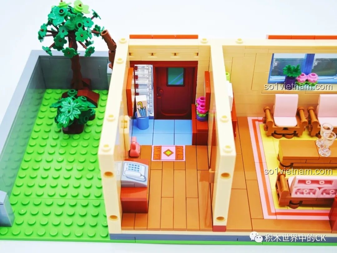 Doraemon đang ở trong tủ cửa của Nobita trong bộ đồ chơi xây dựng Ngôi nhà của Doraemon và Nobita K20422.