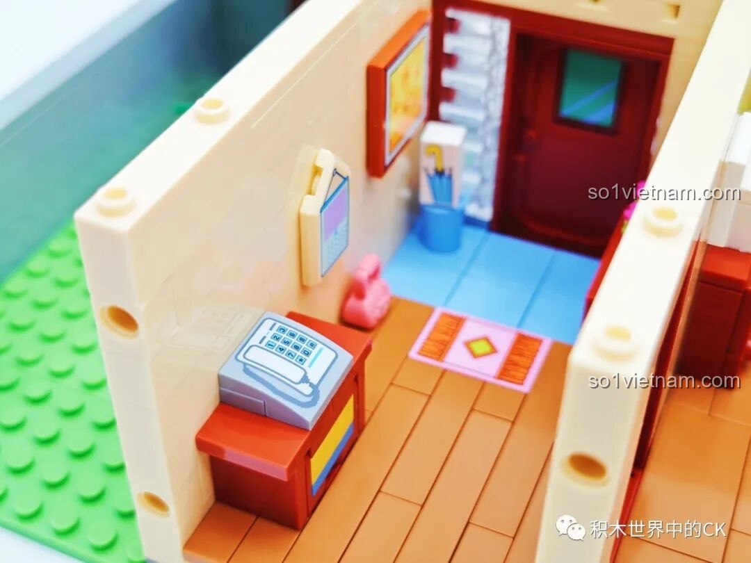 Góc học tập của Nobita với bàn học và các vật dụng trong bộ xếp hình Ngôi nhà phong cách Nhật Bản của Nobita Keeppley K20422.