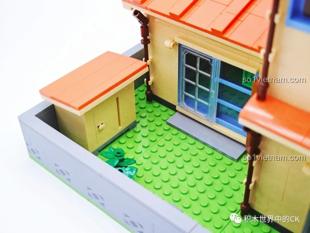 Tổng thể phòng Nobita nhìn từ trên xuống trong bộ lắp ghép Keeppley K20422 Ngôi nhà của Nobi Nobita.