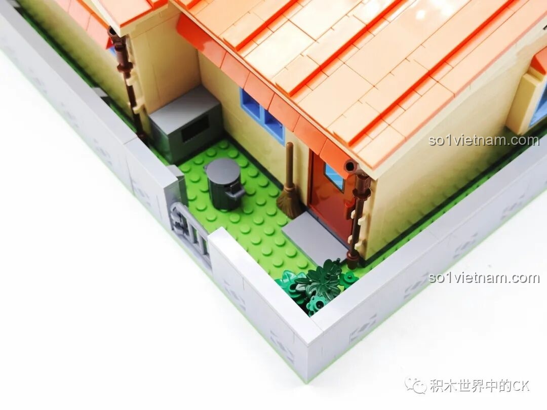 Tủ đồ và kệ sách trong phòng Nobita của bộ lắp ghép Keeppley K20422 Ngôi nhà của Nobi Nobita.