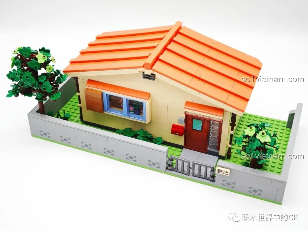 Góc nhìn từ phía sau bên phải của ngôi nhà của Nobi Nobita K20422 Keeppley đã hoàn thiện.