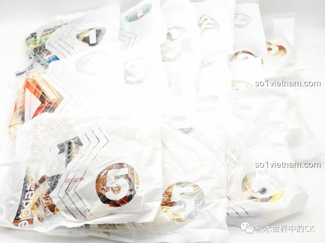 Các túi mảnh ghép được đánh số trong bộ lắp ghép Keeppley K20422 Ngôi nhà của Doraemon và Nobita.