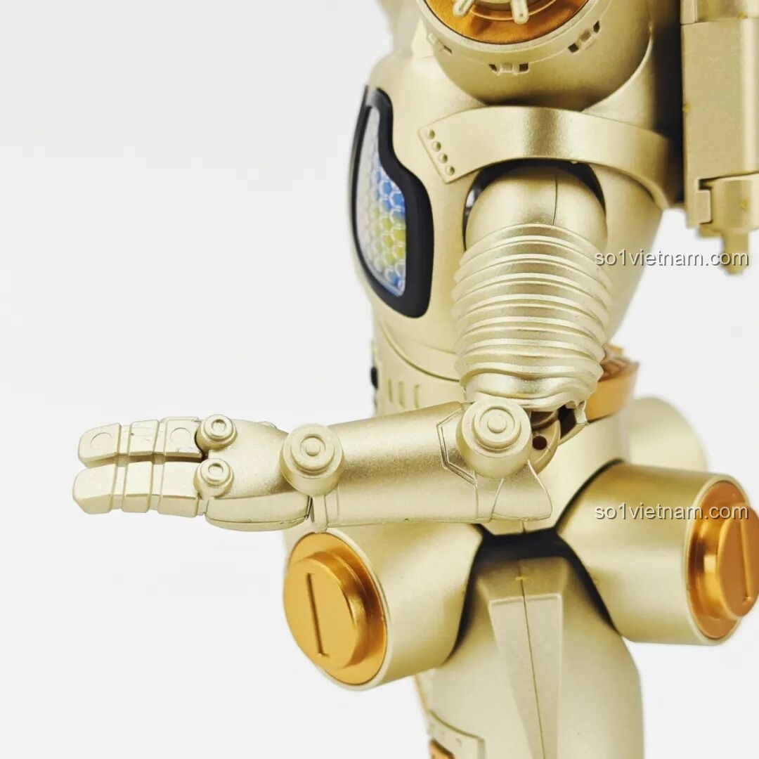 Mô hình Robot King Joe K75161 cầm Pedanium Rocket Launcher, nhìn từ phía sau, tư thế tấn công.