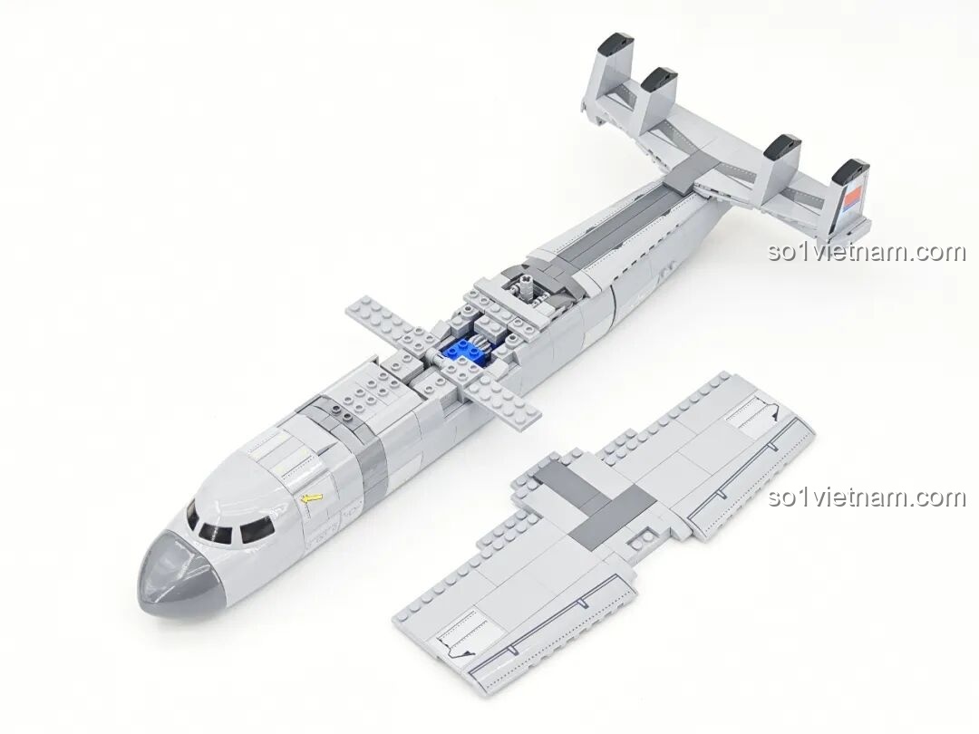Lắp ráp phần đuôi máy bay cảnh báo sớm KJ-600 (23039) của Keeppley, với các chi tiết cánh đuôi kép.