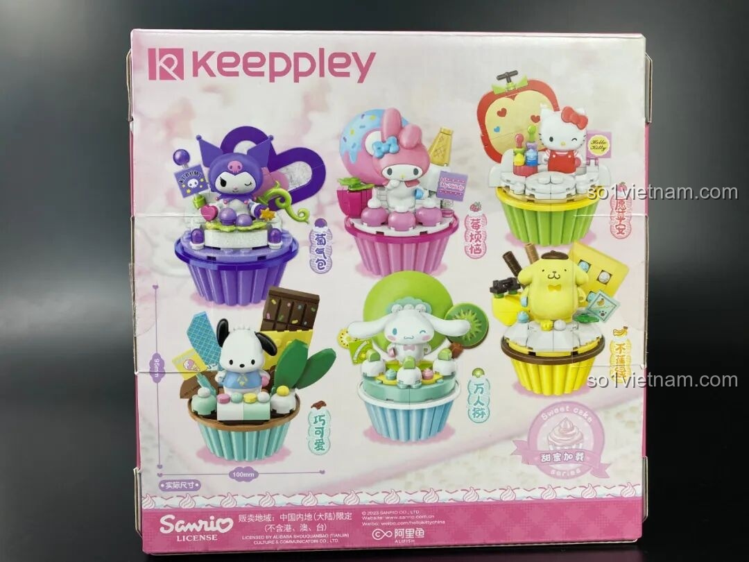 Mặt sau hộp Keeppley Pochacco cupcake, giới thiệu các nhân vật khác trong series cupcake Sanrio.