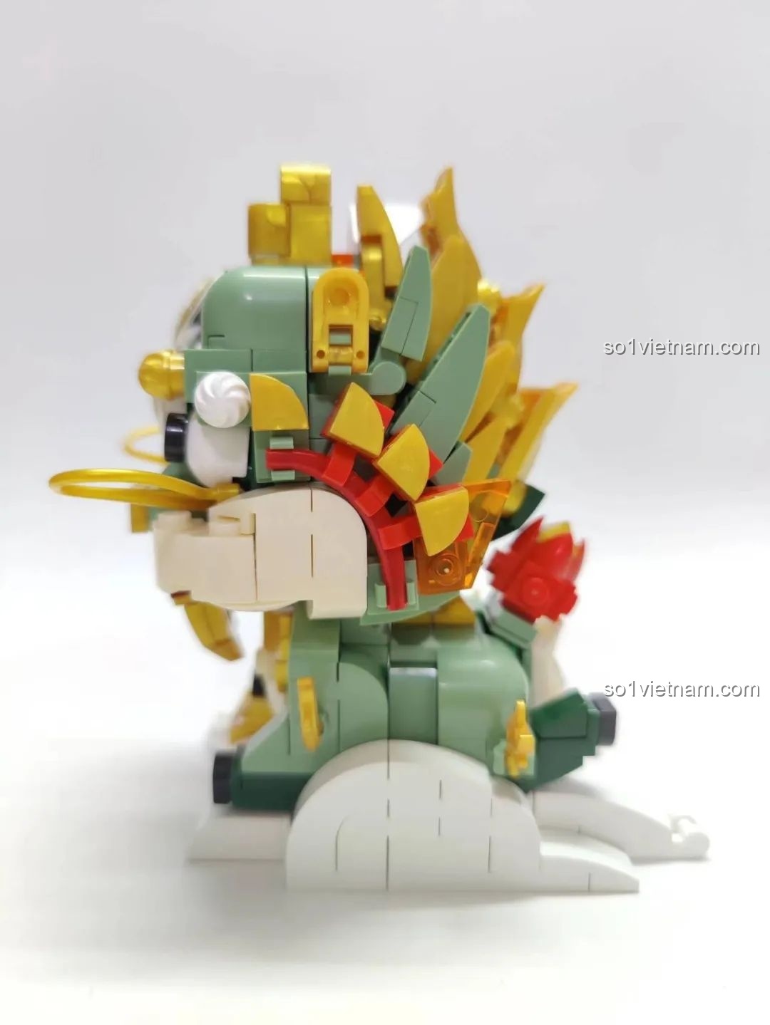 Mô hình Kỳ Lân Chiêu Tài JK5132 JAKI đã hoàn thiện, nhìn từ góc nghiêng khác, với các chi tiết bờm và đuôi.