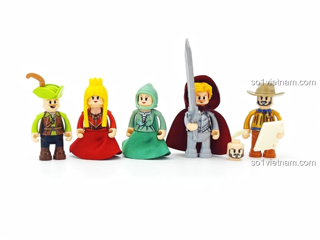 Toàn bộ 5 nhân vật minifigure của Lumibricks L9063 Đoàn Kịch Biểu Diễn Thời Trung Cổ với trang phục đa dạng. Cảm nhận Lumibricks L9063.