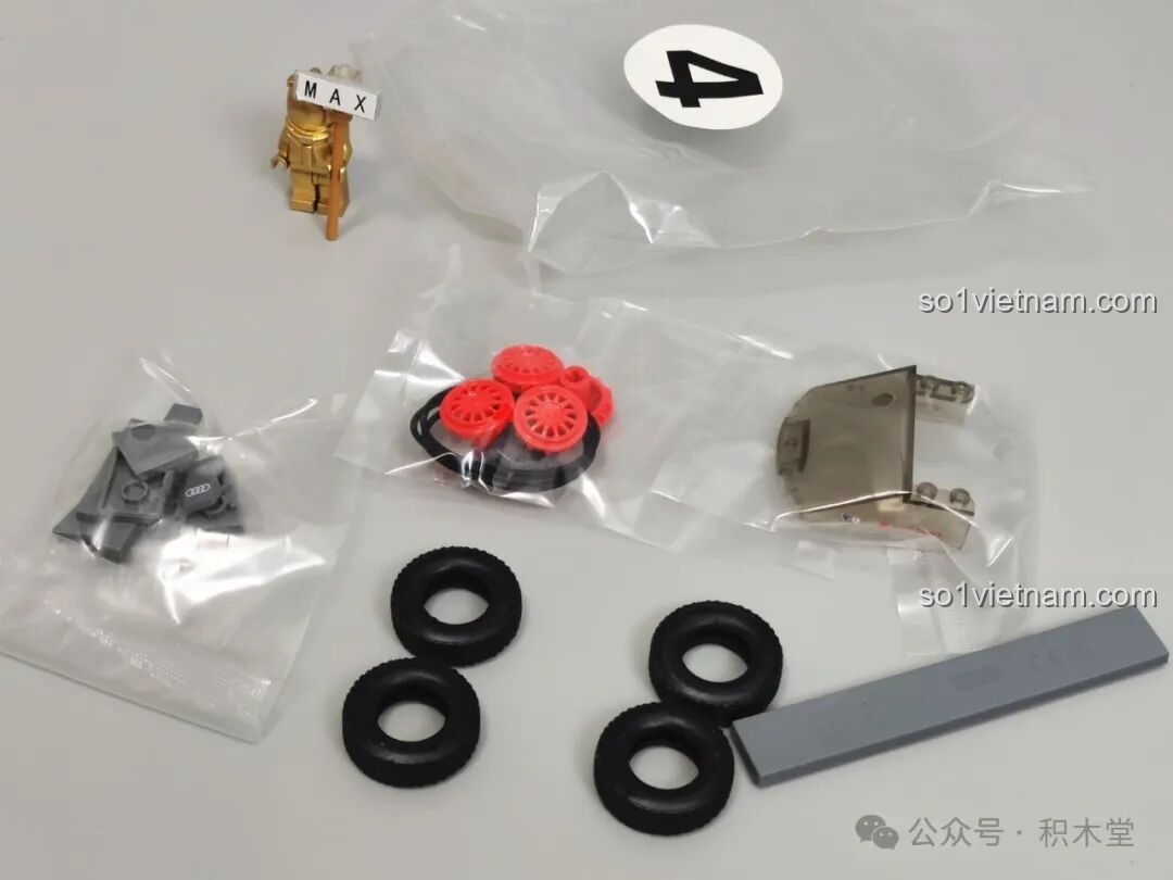 Các chi tiết đặc biệt như bánh xe, lốp, kính chắn gió và gương chiếu hậu được đóng gói riêng trong túi số 4 của bộ RASTAR 10120.