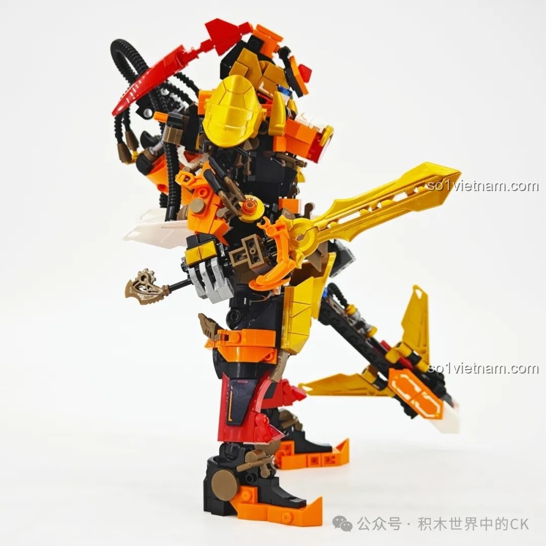 Góc nhìn bên hông khác của Người máy Hoàng Trung SEMBO 103396, thể hiện sự linh hoạt trong tạo dáng.